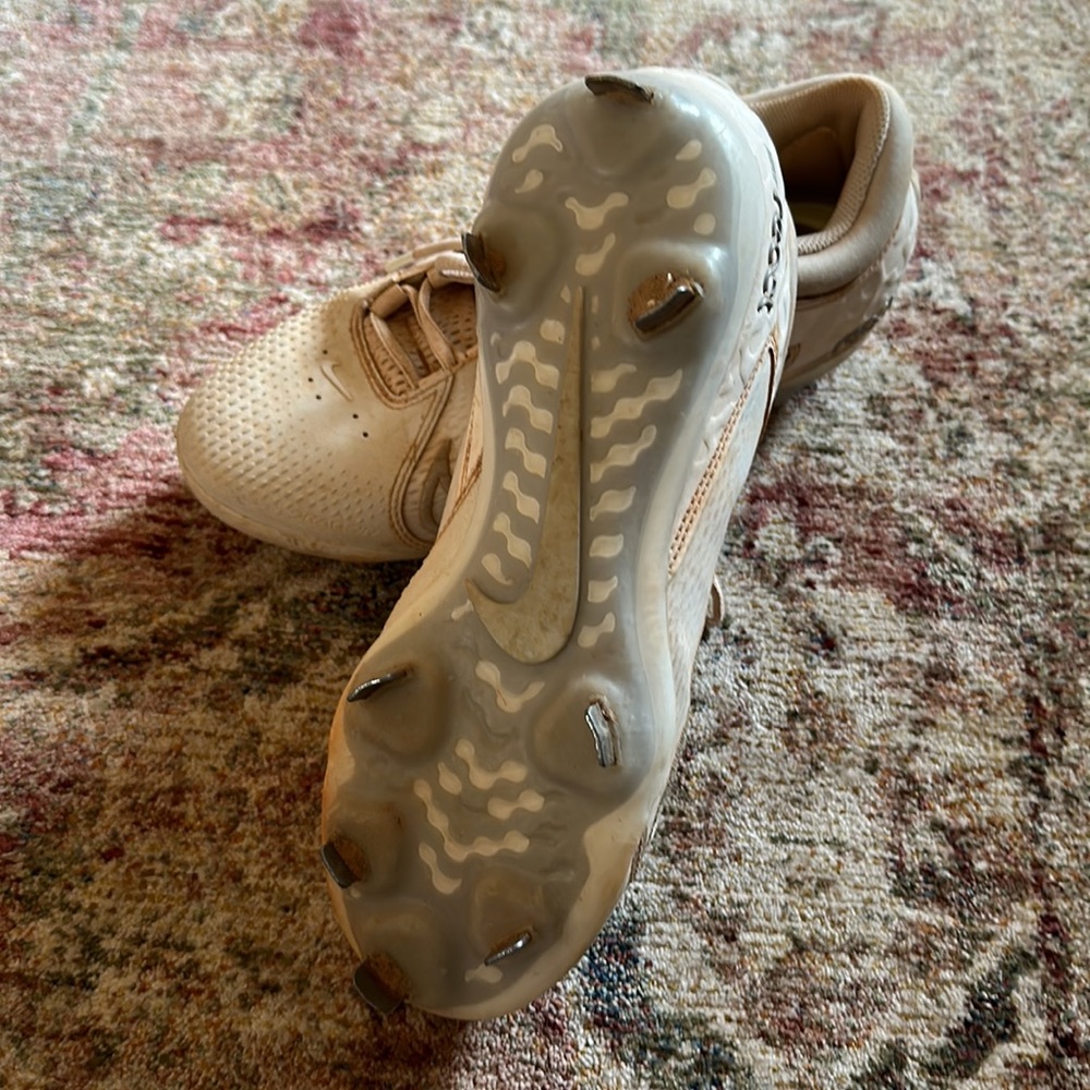 Metal cleats - Picture 2 of 3